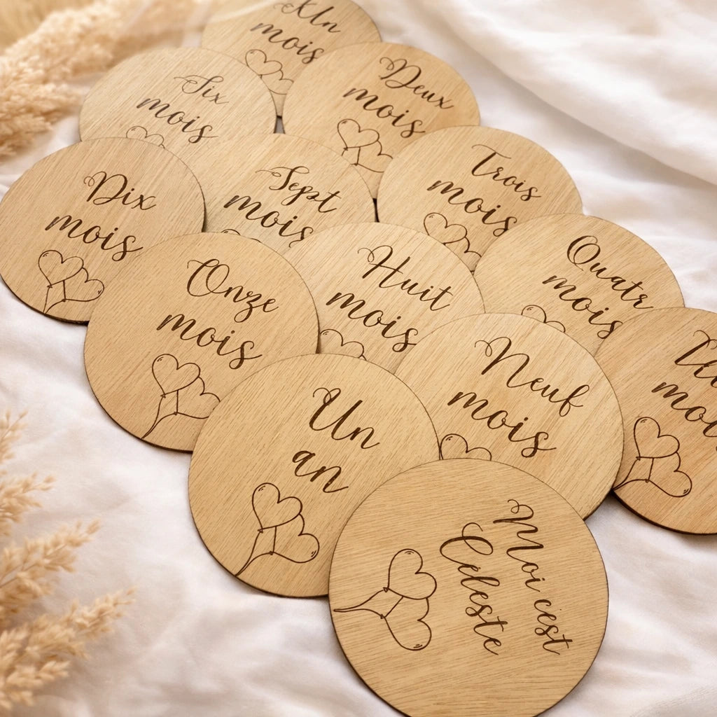 Cartes étapes naissance en bois personnalisées 12 mois + “Moi c’est …” avec prénom. Contreplaqué 3 mm. Idéal photos bébé première année.