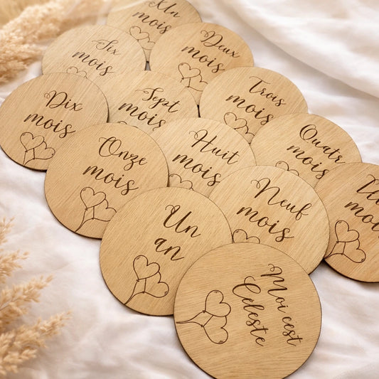 Cartes étapes naissance en bois personnalisées 12 mois + “Moi c’est …” avec prénom. Contreplaqué 3 mm. Idéal photos bébé première année.
