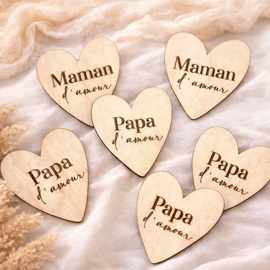 Magnet en bois cœur personnalisé de 8 cm en contreplaqué 3 mm. Gravure au choix, idée cadeau originale, souvenir unique, fabrication laser précise et finition naturelle.